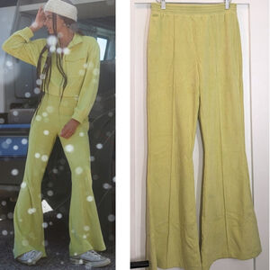 NWT Aerie | Groove-On Rib Velour Flare Pant in Batalia Green